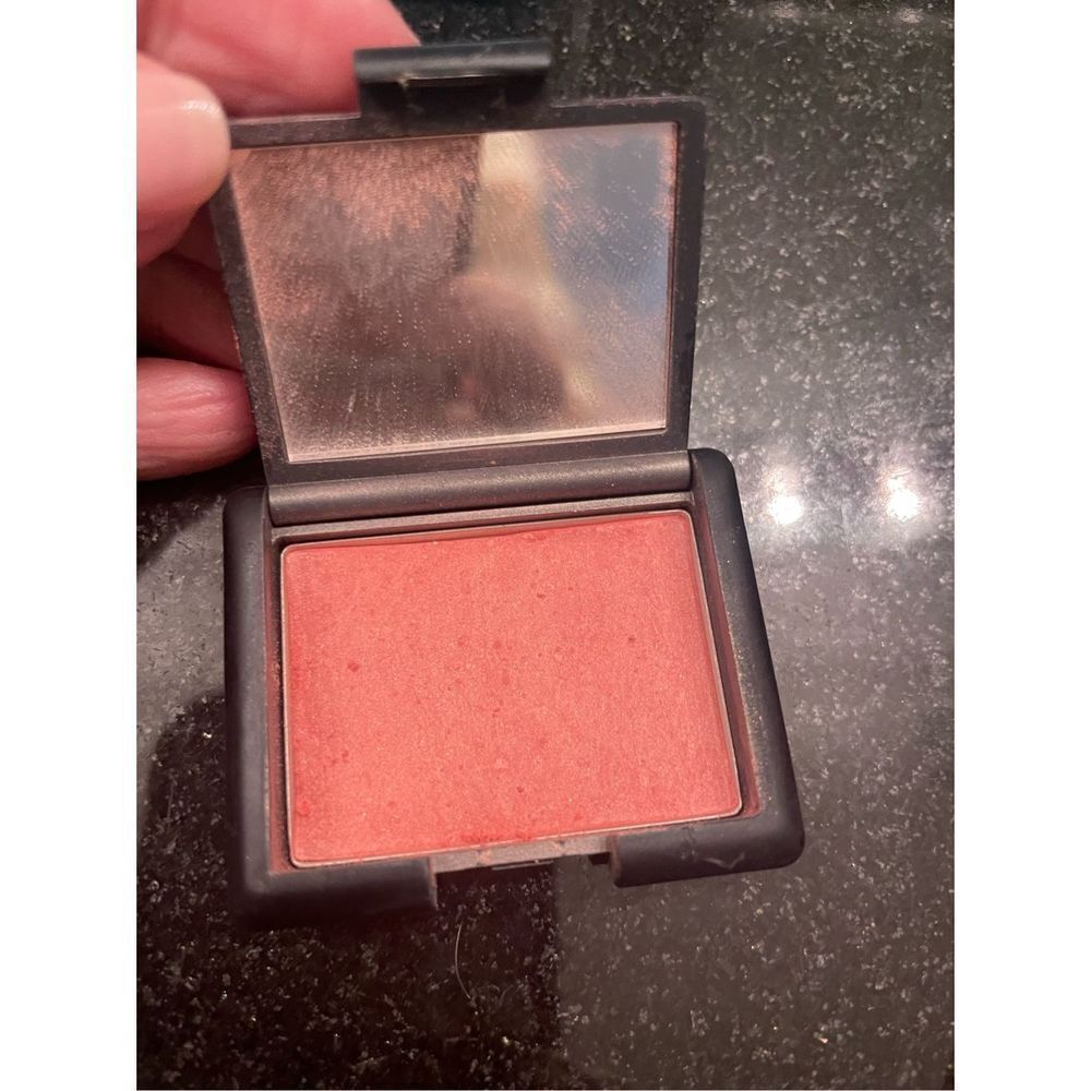 Bundle of makeup products - Picture 7 of 16
